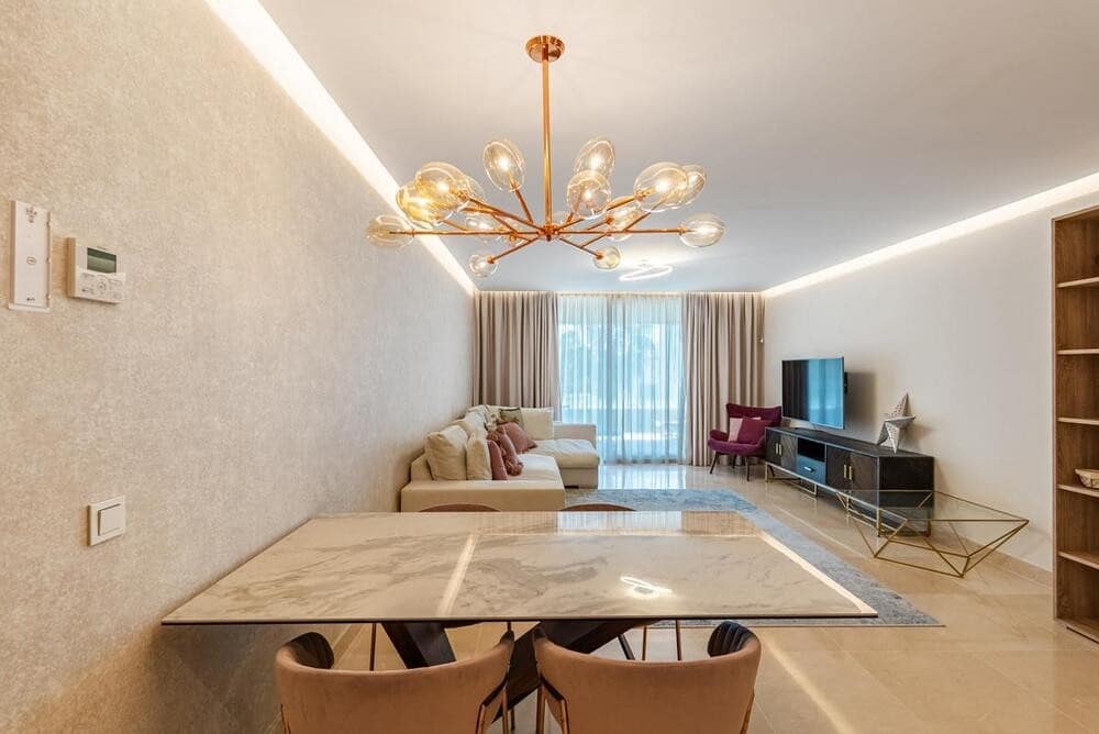 2 soverom Leilighet til leie i Marbella med svømmebasseng garasje - € 3 300 (Ref: 9737865)