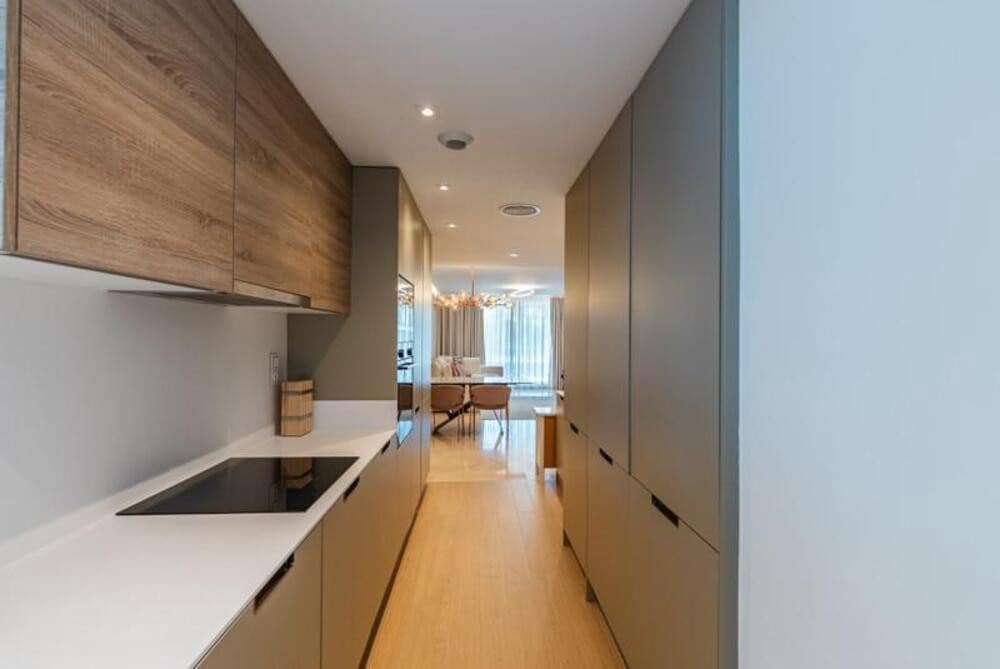 2 soverom Leilighet til leie i Marbella med svømmebasseng garasje - € 3 300 (Ref: 9737865)