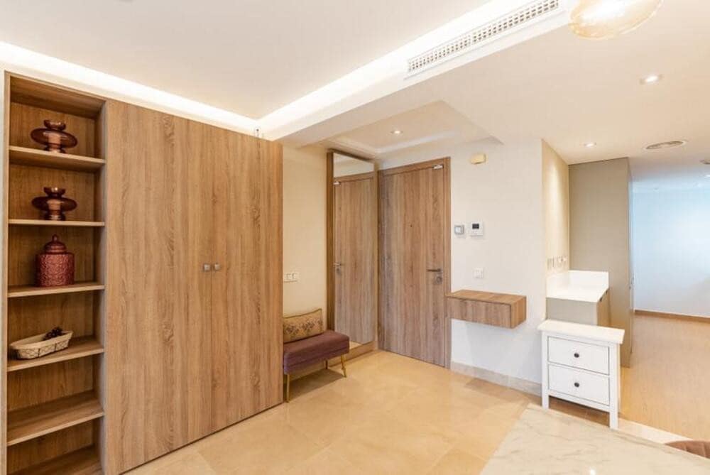 2 soverom Leilighet til leie i Marbella med svømmebasseng garasje - € 3 300 (Ref: 9737865)