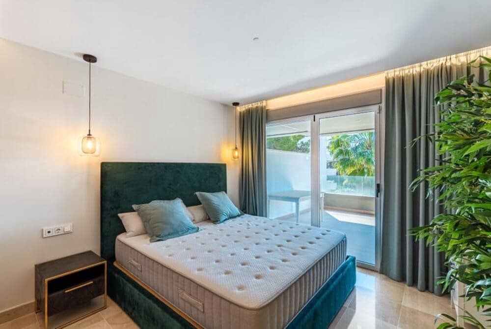 2 soverom Leilighet til leie i Marbella med svømmebasseng garasje - € 3 300 (Ref: 9737865)