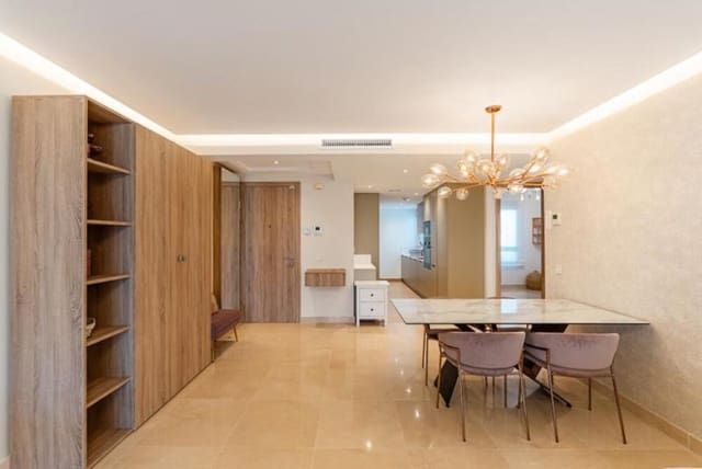 2 soverom Leilighet til leie i Nueva Andalucía Centro, Marbella med svømmebasseng garasje - € 3 300 (Ref: 9737865)