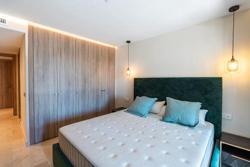 2 soverom Leilighet til leie i Marbella med svømmebasseng garasje - € 3 300 (Ref: 9737865)