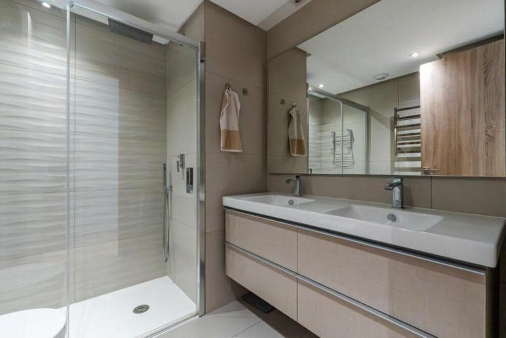 2 bedroom Apartment for rent in Marbella with pool garage - € 3,300 (Ref: 9737865)