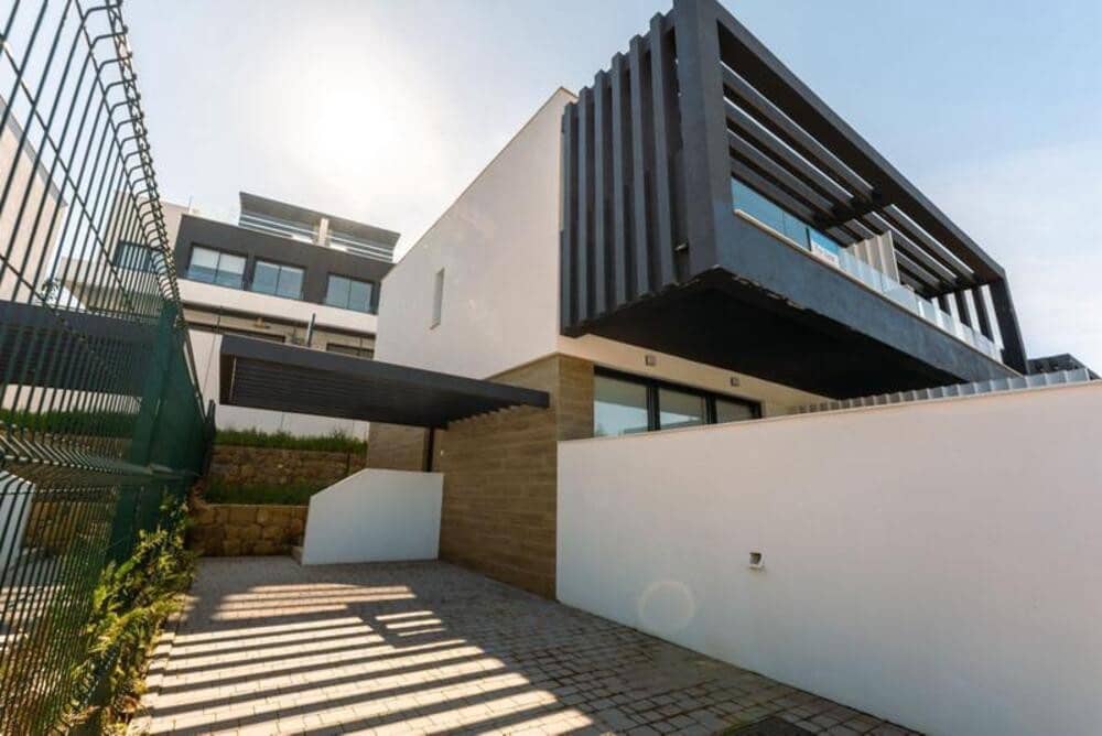 3 sovrum Semi-fristående Villa till salu i El Paraiso med pool garage - 745 000 € (Ref: 9747535)