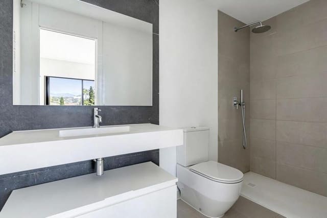 3 soveværelse Semi-Rækkehus til salg i Atalaya-Isdabe, Estepona med swimmingpool garage - € 745.000 (Ref: 9747535)