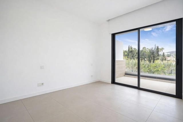 3 soveværelse Semi-Rækkehus til salg i Atalaya-Isdabe, Estepona med swimmingpool garage - € 745.000 (Ref: 9747535)