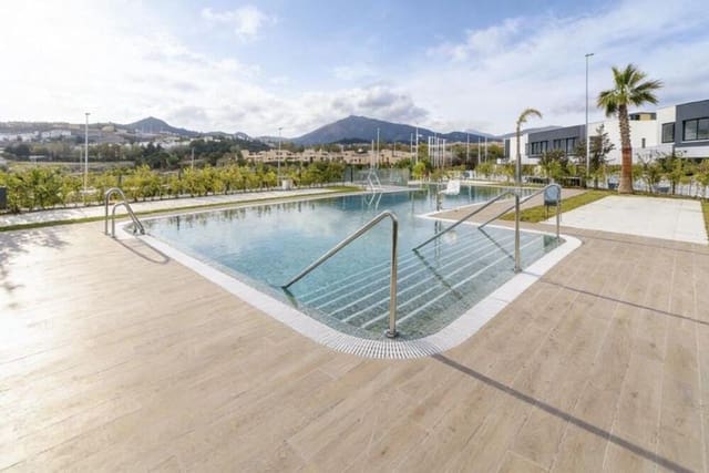 3 soveværelse Semi-Rækkehus til salg i Atalaya-Isdabe, Estepona med swimmingpool garage - € 745.000 (Ref: 9747535)