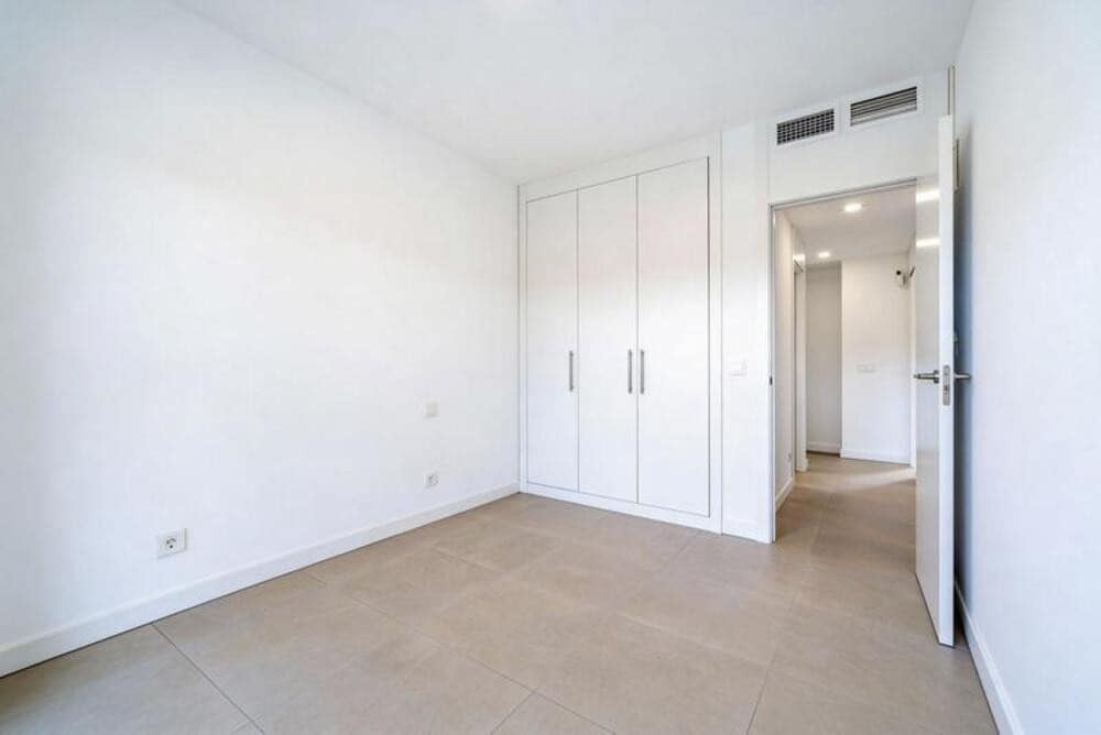 3 camera da letto Villetta Bifamiliare da affittare in El Paraiso con piscina garage - 4.500 € (Rif: 9747536)