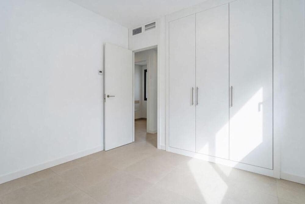 3 camera da letto Villetta Bifamiliare da affittare in El Paraiso con piscina garage - 4.500 € (Rif: 9747536)