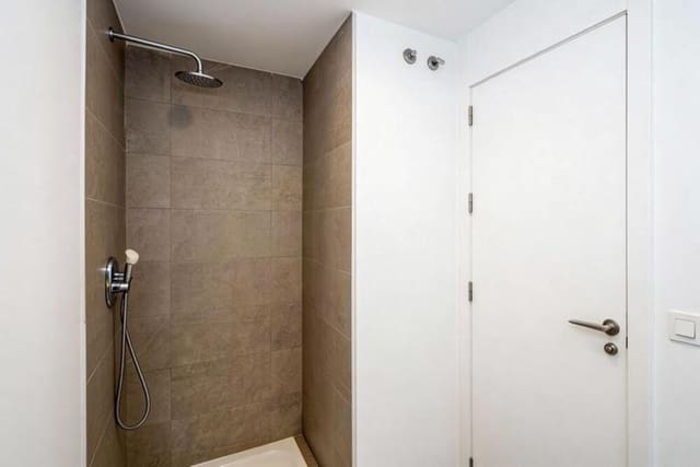 3 camera da letto Villetta Bifamiliare da affittare in El Paraiso, Estepona con piscina garage - 4.500 € (Rif: 9747536)