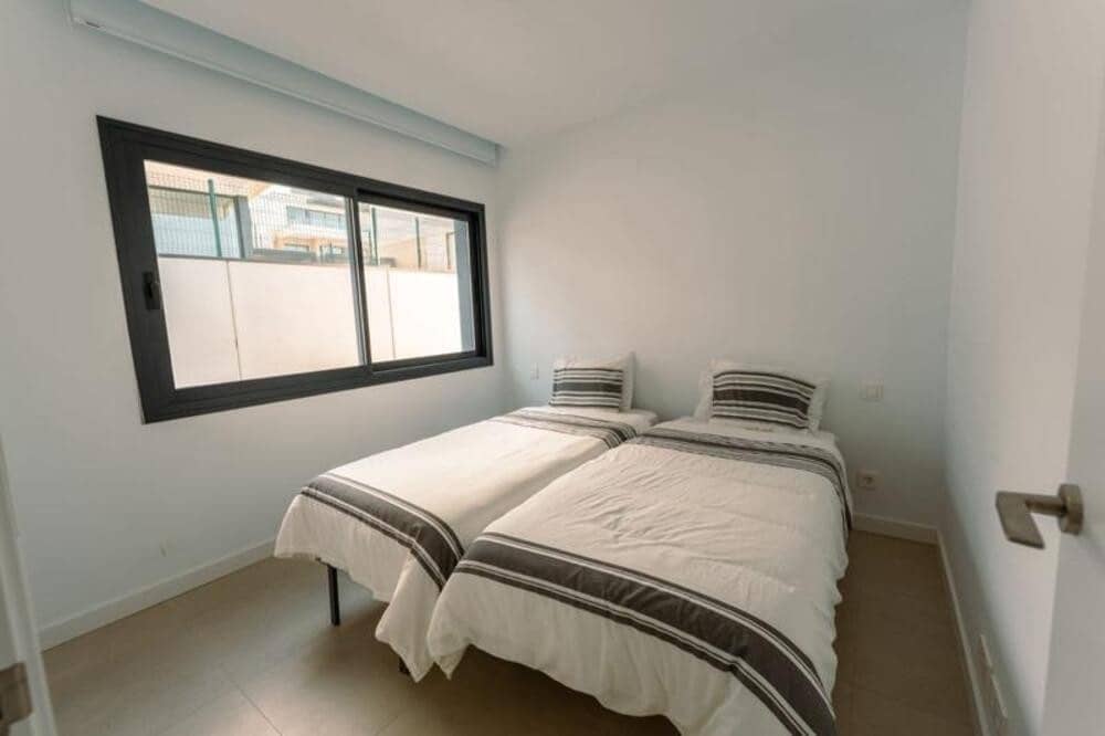 3 camera da letto Villetta Bifamiliare da affittare in El Paraiso con piscina garage - 4.500 € (Rif: 9747536)
