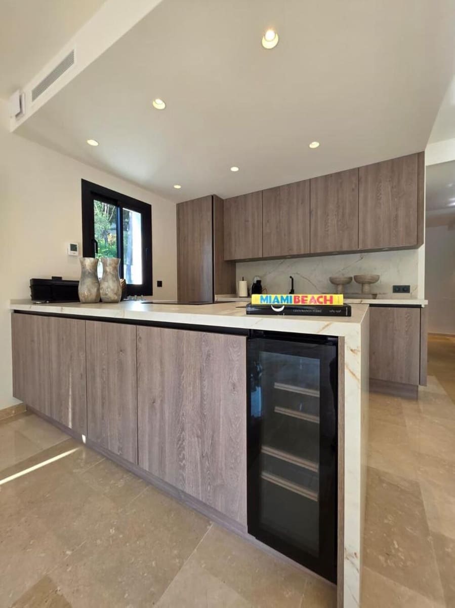 3 bedroom Apartment for rent in Marbella with pool garage - € 5,000 (Ref: 9747538)