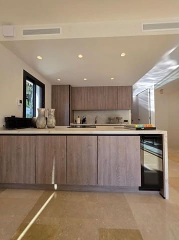 3 quarto Apartamento para arrendar em Lomas De Marbella, Marbella com piscina garagem - 5 000 € (Ref: 9747538)