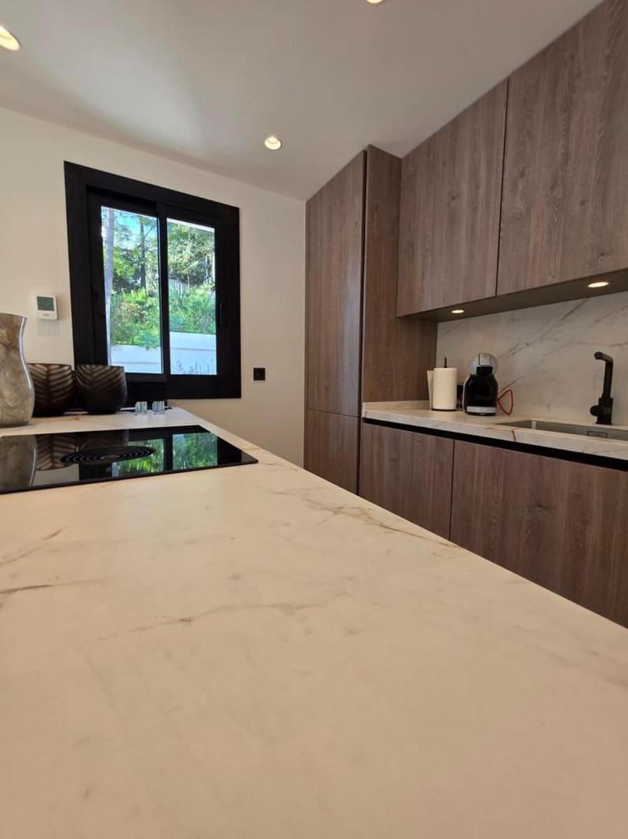 3 bedroom Apartment for rent in Marbella with pool garage - € 5,000 (Ref: 9747538)