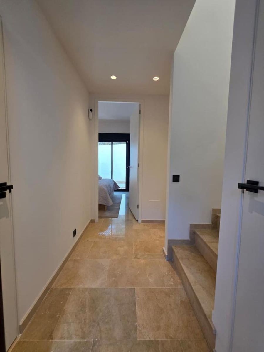 3 bedroom Apartment for rent in Marbella with pool garage - € 5,000 (Ref: 9747538)