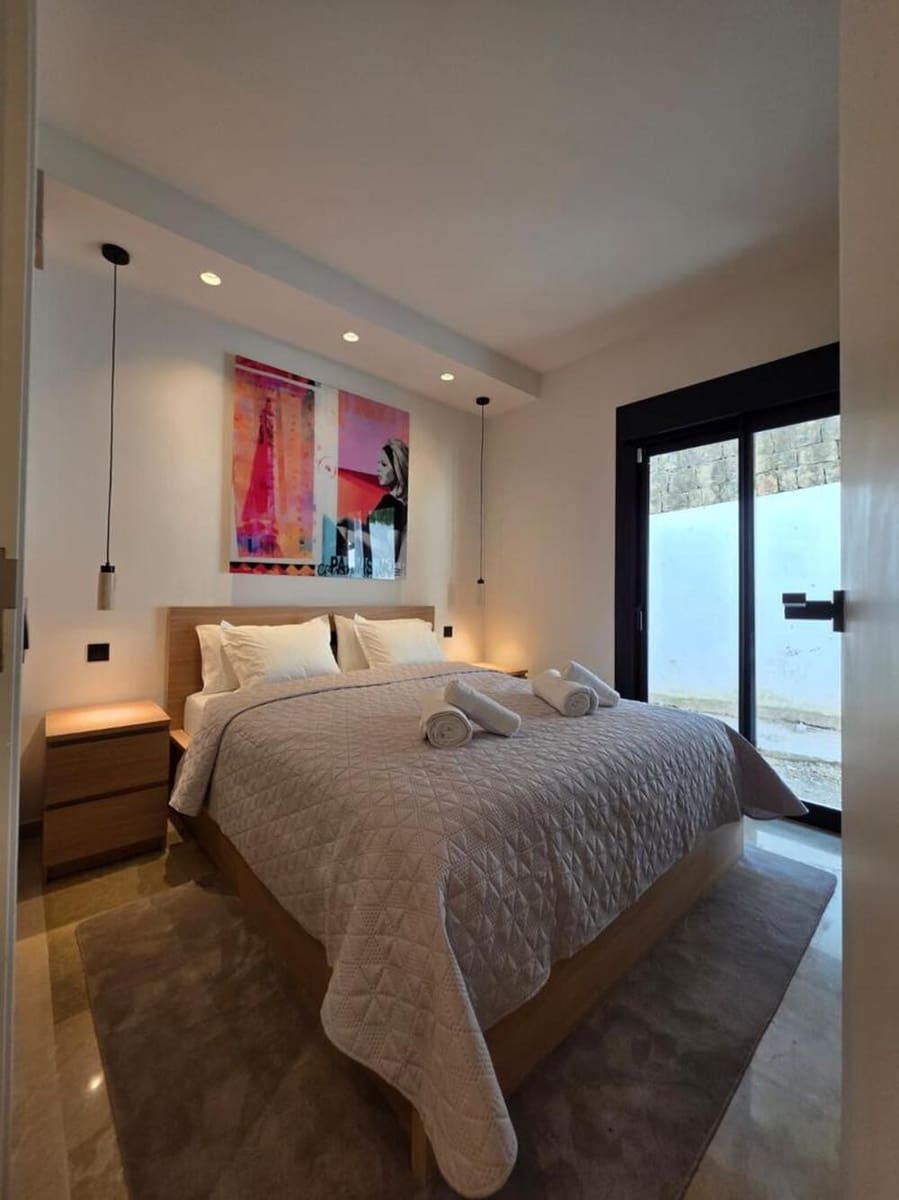 3 bedroom Apartment for rent in Marbella with pool garage - € 5,000 (Ref: 9747538)