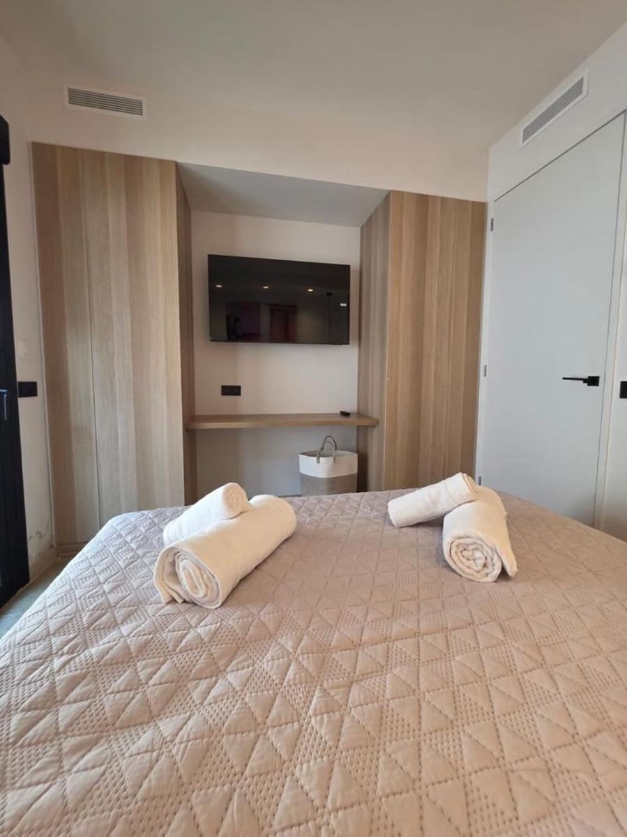 3 bedroom Apartment for rent in Marbella with pool garage - € 5,000 (Ref: 9747538)