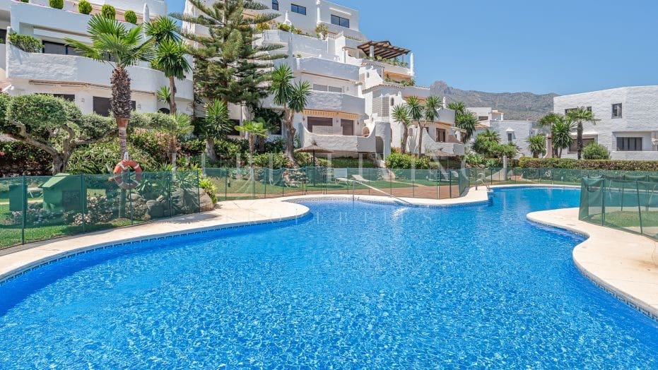 3 bedroom Apartment for rent in Marbella with pool garage - € 5,000 (Ref: 9747538)