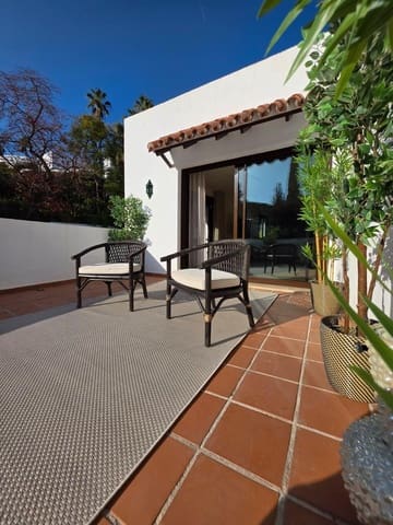 3 quarto Apartamento para arrendar em Lomas De Marbella, Marbella com piscina garagem - 5 000 € (Ref: 9747538)