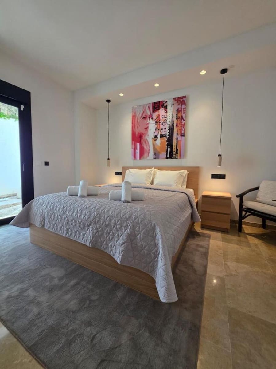 3 bedroom Apartment for rent in Marbella with pool garage - € 5,000 (Ref: 9747538)