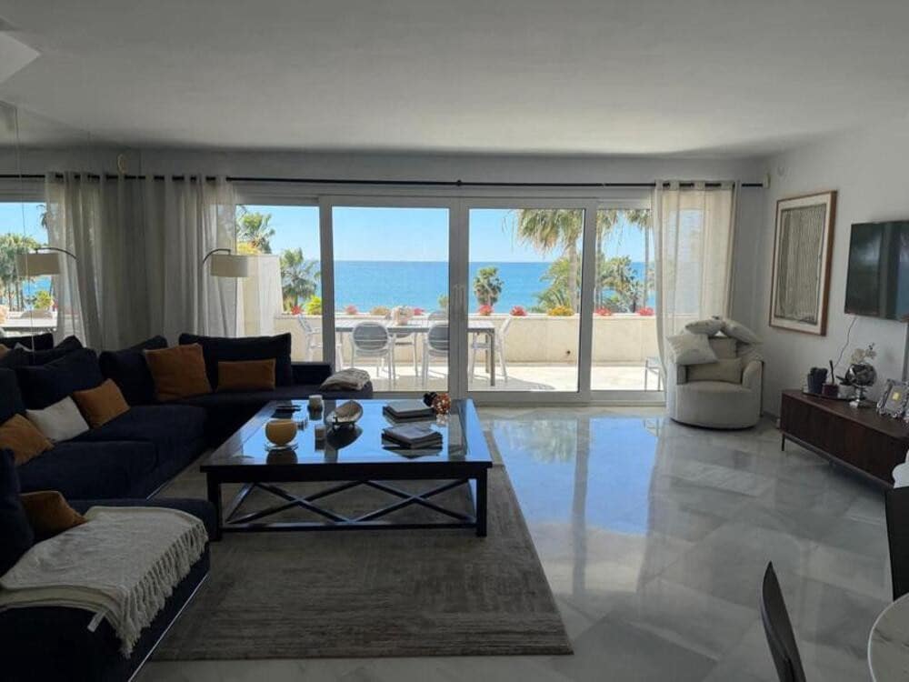 3 Zimmer Penthouse zu vermieten in Marbella mit Pool Garage - 14.000 € (Ref: 9747539)