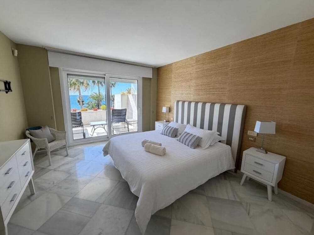 3 Zimmer Penthouse zu vermieten in Marbella mit Pool Garage - 14.000 € (Ref: 9747539)