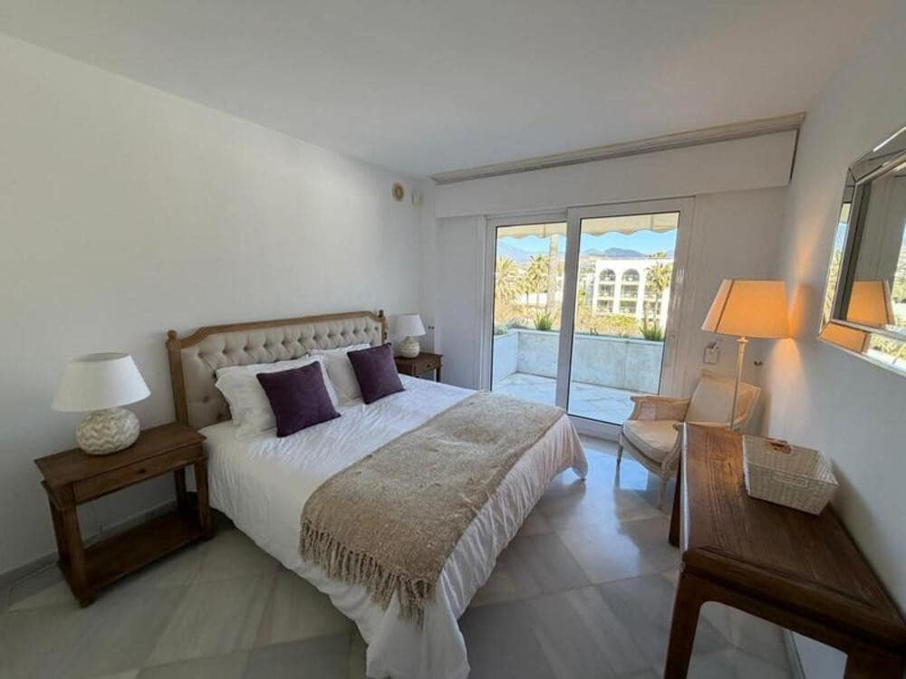 3 Zimmer Penthouse zu vermieten in Marbella mit Pool Garage - 14.000 € (Ref: 9747539)