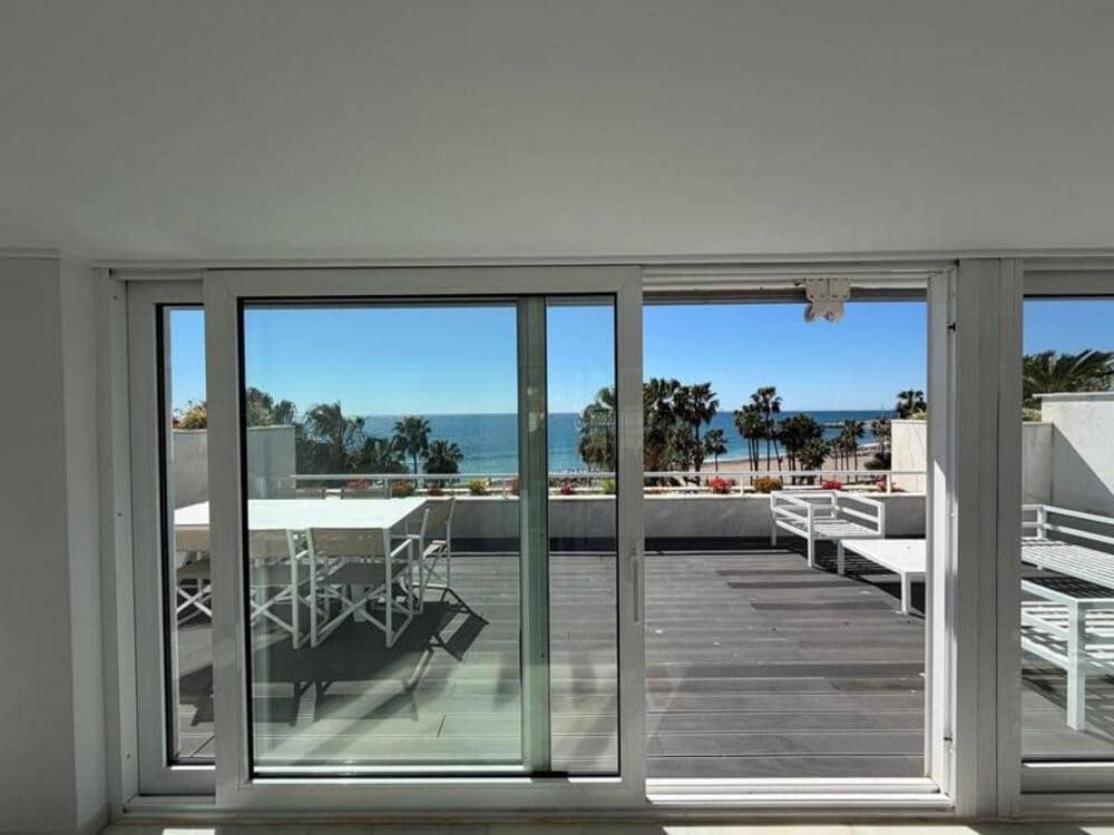 3 Zimmer Penthouse zu vermieten in Marbella mit Pool Garage - 14.000 € (Ref: 9747539)