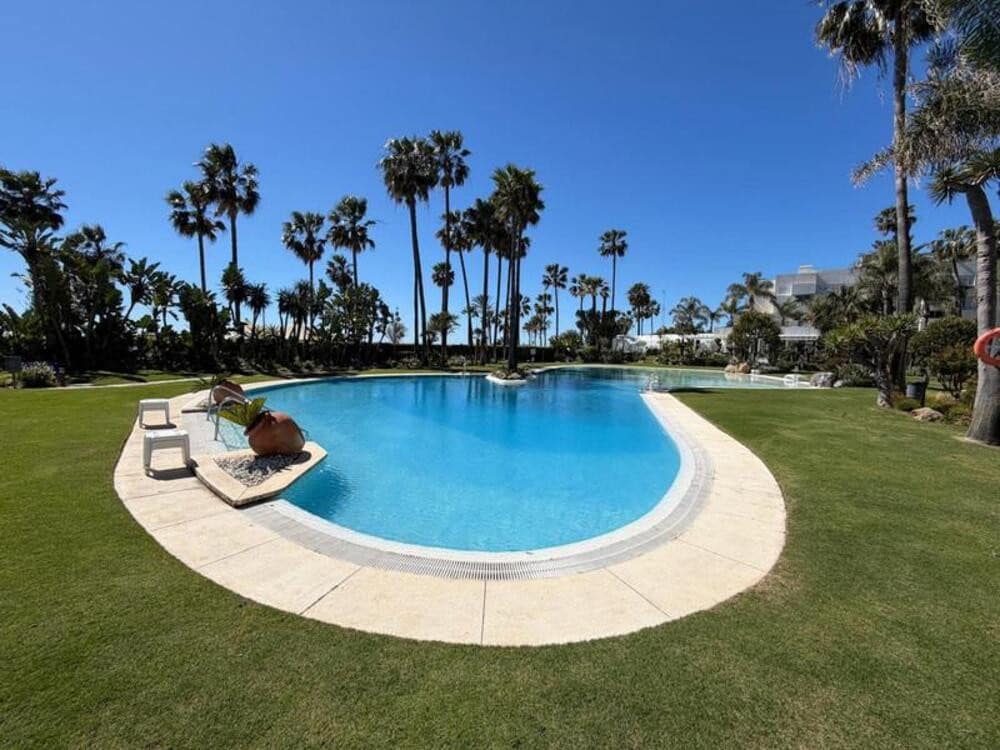 3 Zimmer Penthouse zu vermieten in Marbella mit Pool Garage - 14.000 € (Ref: 9747539)