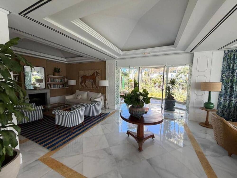 3 Zimmer Penthouse zu vermieten in Marbella mit Pool Garage - 14.000 € (Ref: 9747539)