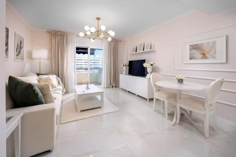 2 bedroom Apartment for rent in Marbella with pool garage - € 2,800 (Ref: 9747540)