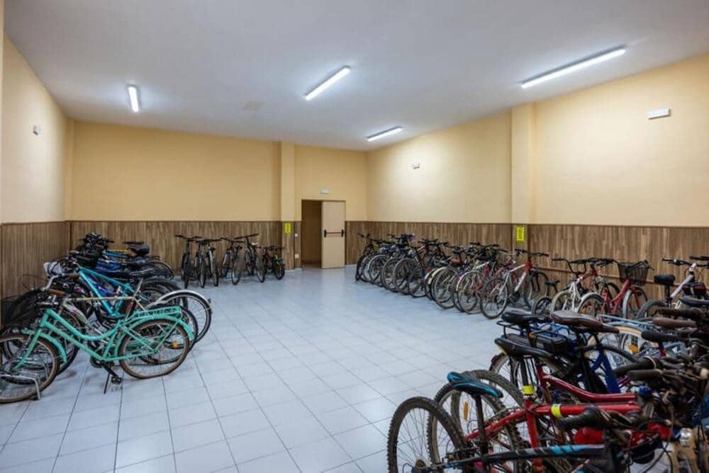 2 bedroom Apartment for rent in Marbella with pool garage - € 2,800 (Ref: 9747540)