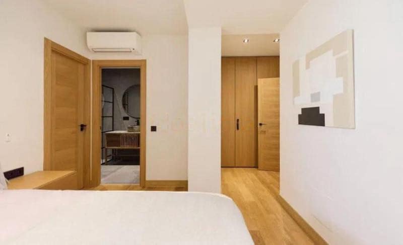 2 sypialnia Apartament na sprzedaż w Marbella z basenem garażem - 1 100 000 € (Ref: 9751549)