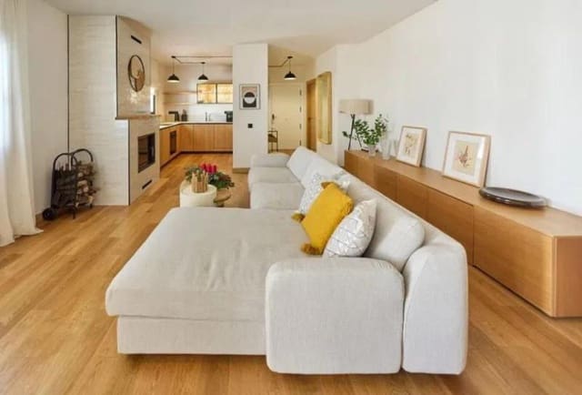 2 sypialnia Apartament na sprzedaż w Puerto Banus, Marbella z basenem garażem - 1 100 000 € (Ref: 9751549)