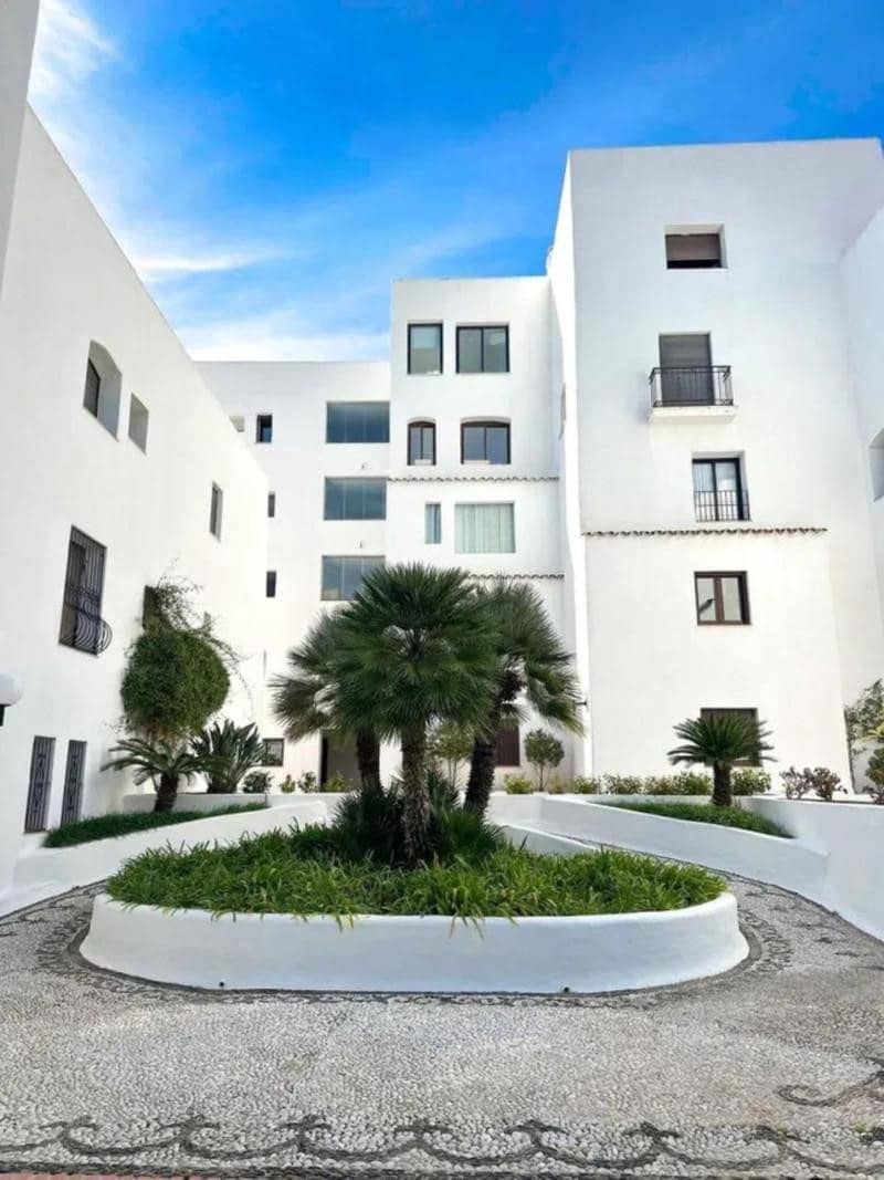 2 sypialnia Apartament na sprzedaż w Marbella z basenem garażem - 1 100 000 € (Ref: 9751549)