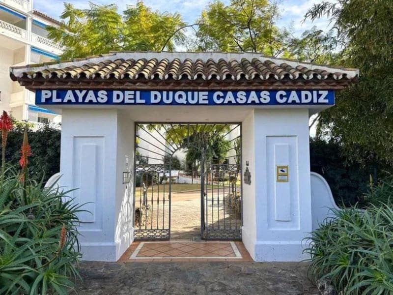 2 sypialnia Apartament na sprzedaż w Marbella z basenem garażem - 1 100 000 € (Ref: 9751549)