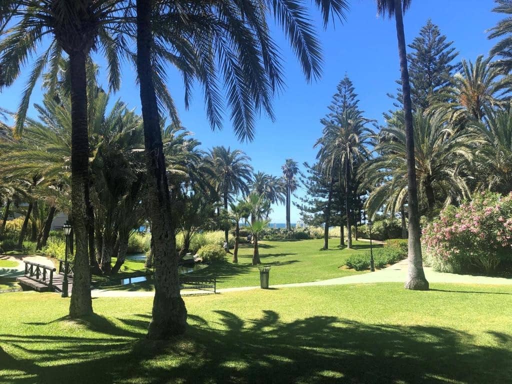 2 sypialnia Apartament na sprzedaż w Marbella z basenem garażem - 1 100 000 € (Ref: 9751549)