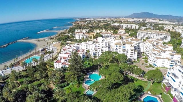 2 sypialnia Apartament na sprzedaż w Puerto Banus, Marbella z basenem garażem - 1 100 000 € (Ref: 9751549)