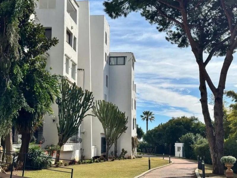 2 slaapkamer Appartement te koop in Marbella met zwembad garage - € 1.100.000 (Ref: 9751549)