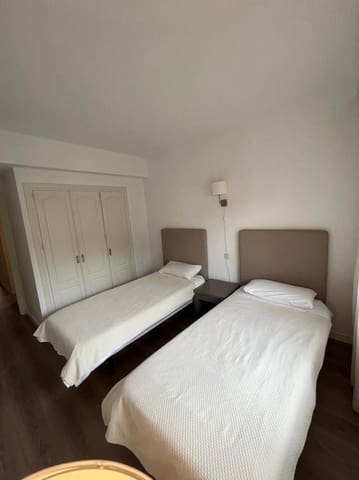 2 makuuhuone Huoneisto vuokrattavana paikassa Sierra Blanca, Marbella mukana uima-altaan 
autotalli - 2 500 € (Ref: 9751550)