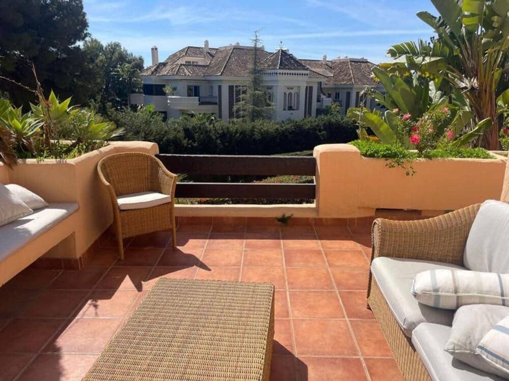 2 makuuhuone Huoneisto vuokrattavana paikassa Marbella mukana uima-altaan 
autotalli - 2 500 € (Ref: 9751550)