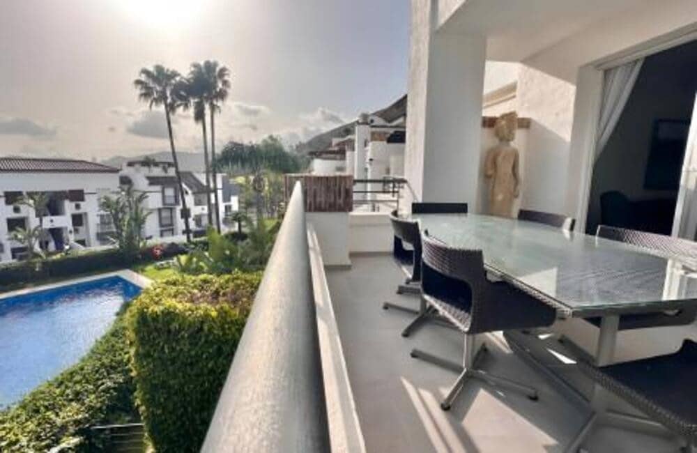 3 sovrum Lägenhet att hyra i Los Arqueros med pool garage - 2 400 € (Ref: 9751551)