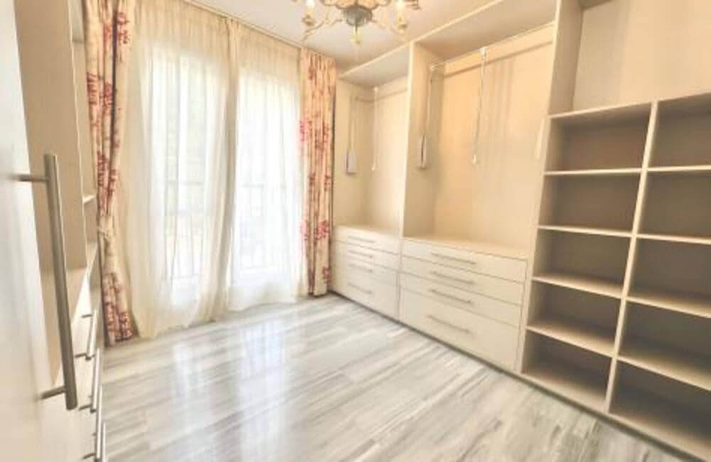 3 sovrum Lägenhet att hyra i Los Arqueros med pool garage - 2 400 € (Ref: 9751551)