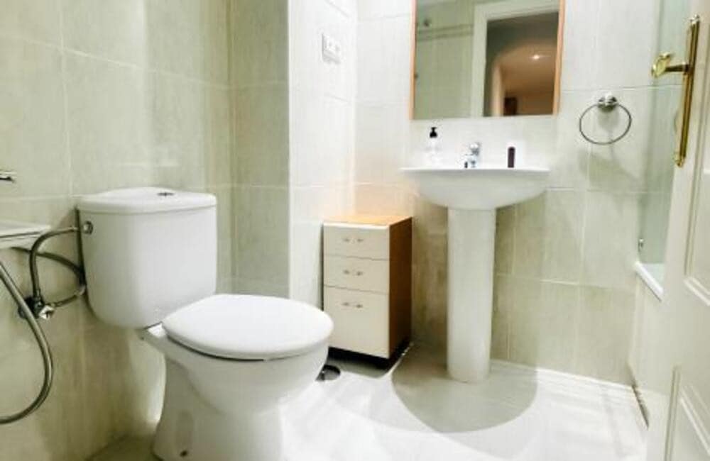 3 sovrum Lägenhet att hyra i Los Arqueros med pool garage - 2 400 € (Ref: 9751551)