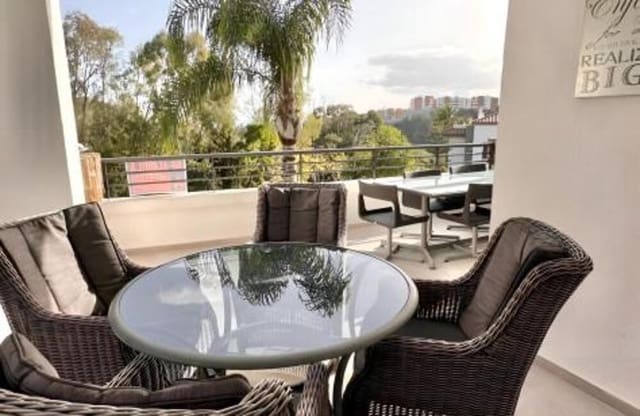 3 sovrum Lägenhet att hyra i Los Arqueros, Benahavís med pool garage - 2 400 € (Ref: 9751551)