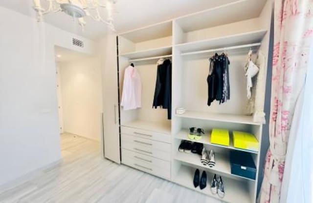 3 sovrum Lägenhet att hyra i Los Arqueros, Benahavís med pool garage - 2 400 € (Ref: 9751551)