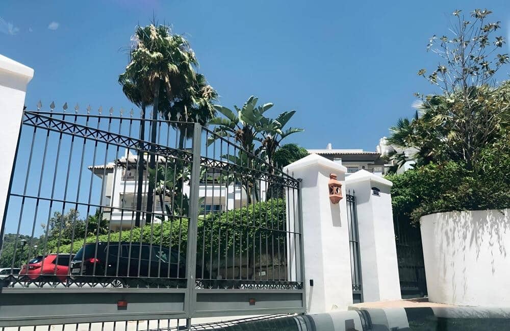 3 sovrum Lägenhet att hyra i Los Arqueros med pool garage - 2 400 € (Ref: 9751551)