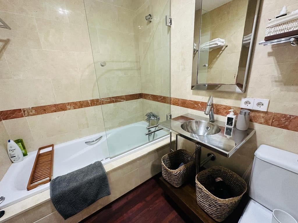 3 makuuhuone Huoneisto vuokrattavana paikassa Golden Mile mukana uima-altaan 
autotalli - 3 500 € (Ref: 9751552)