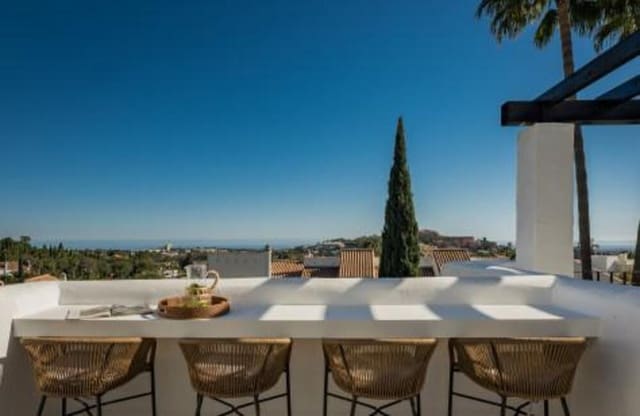 3 slaapkamer Penthouse te koop in Los Naranjos, Marbella met zwembad garage - € 1.695.000 (Ref: 9751553)