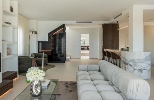 3 slaapkamer Penthouse te koop in Los Naranjos, Marbella met zwembad garage - € 1.695.000 (Ref: 9751553)